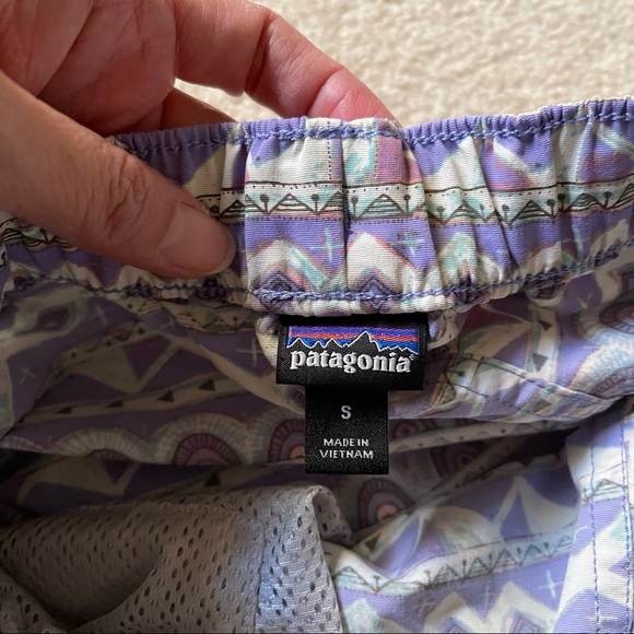 Patagonia Barely Baggie Lavender Floral Geometric Print Shorts. Size Small - Picture 6 of 9